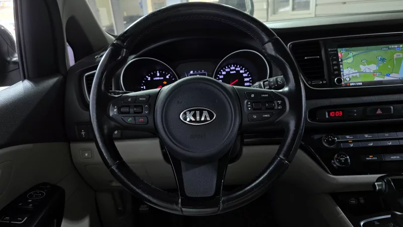 Kia Carnival