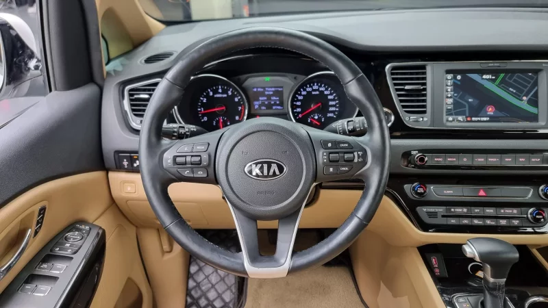 Kia Carnival