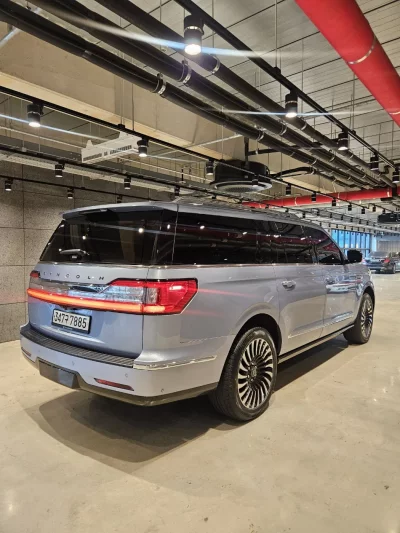 Lincoln NAVIGATOR