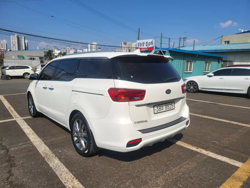 Kia Carnival
