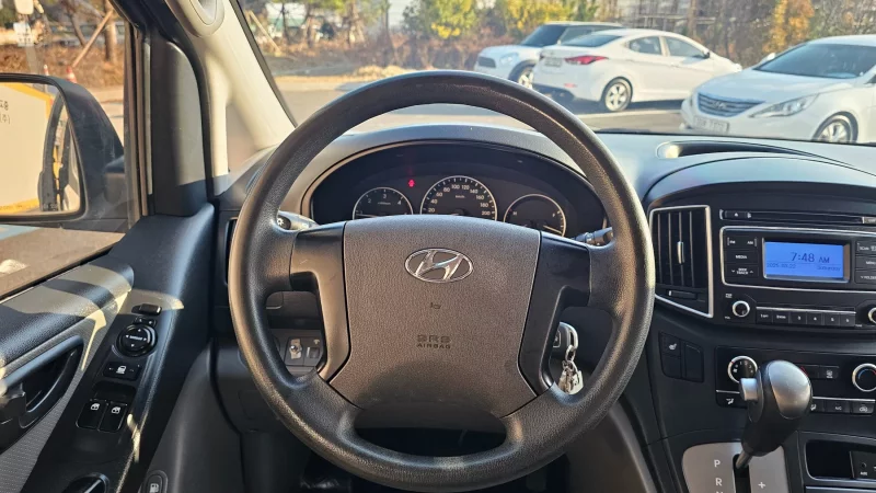 Hyundai Starex