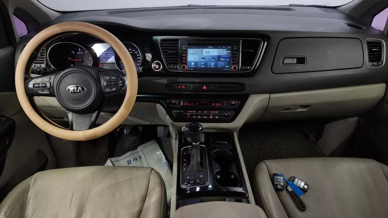 Kia Carnival