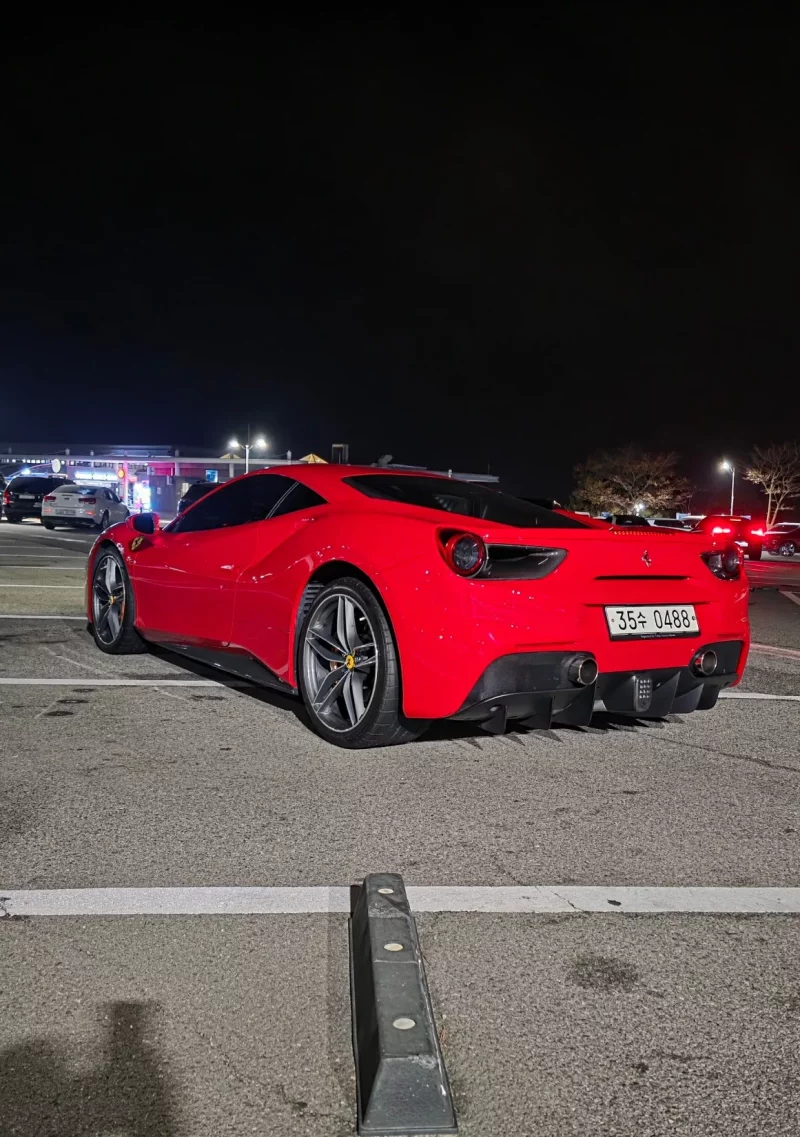 Ferrari 488