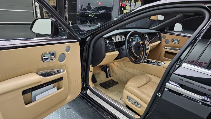 Rolls-Royce GHOST