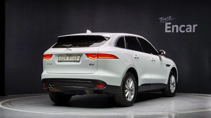 Jaguar F-PACE
