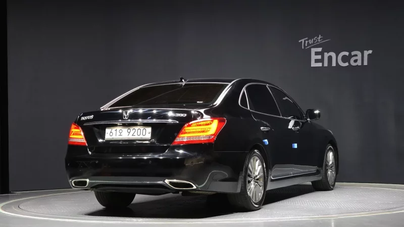 Hyundai Equus
