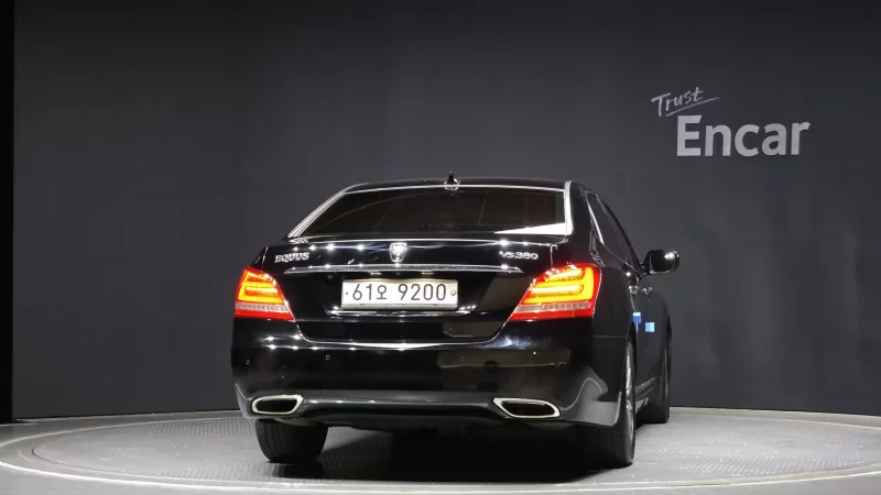 Hyundai Equus
