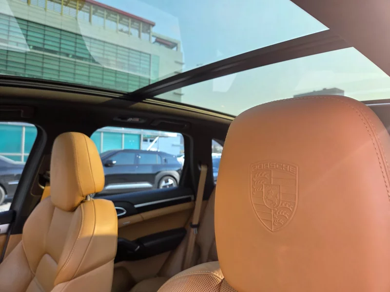 Porsche CAYENNE
