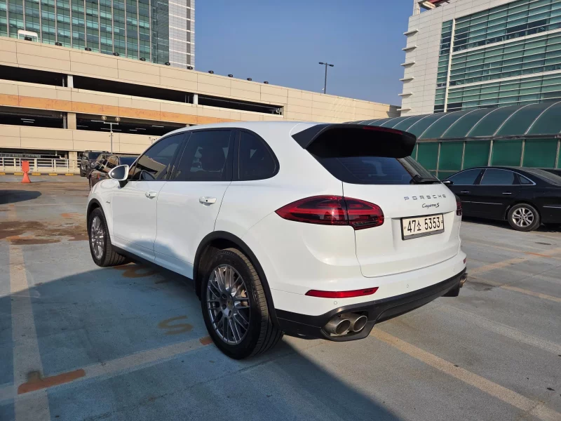 Porsche CAYENNE