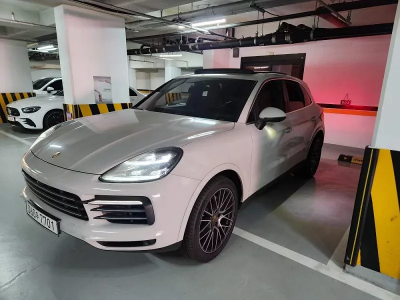 Porsche CAYENNE