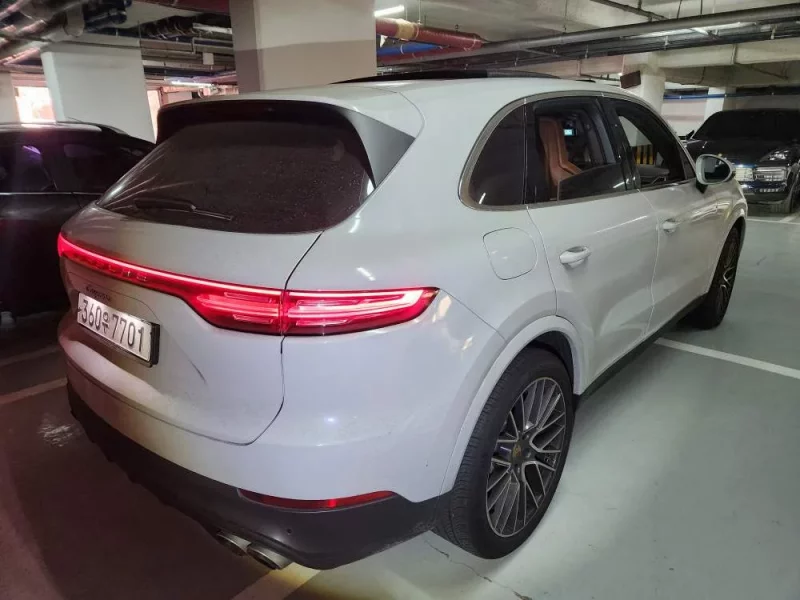 Porsche CAYENNE