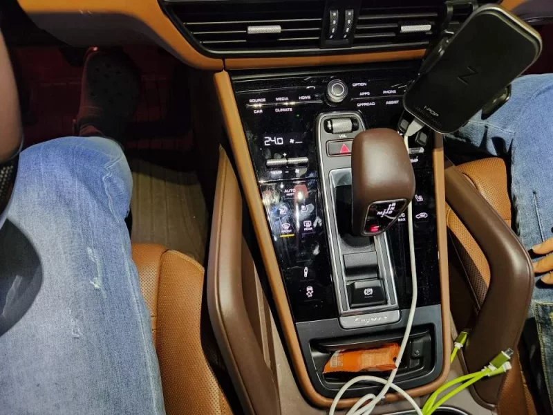 Porsche CAYENNE