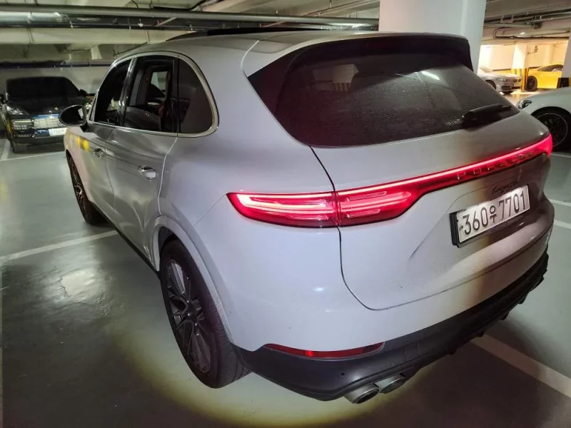 Porsche CAYENNE