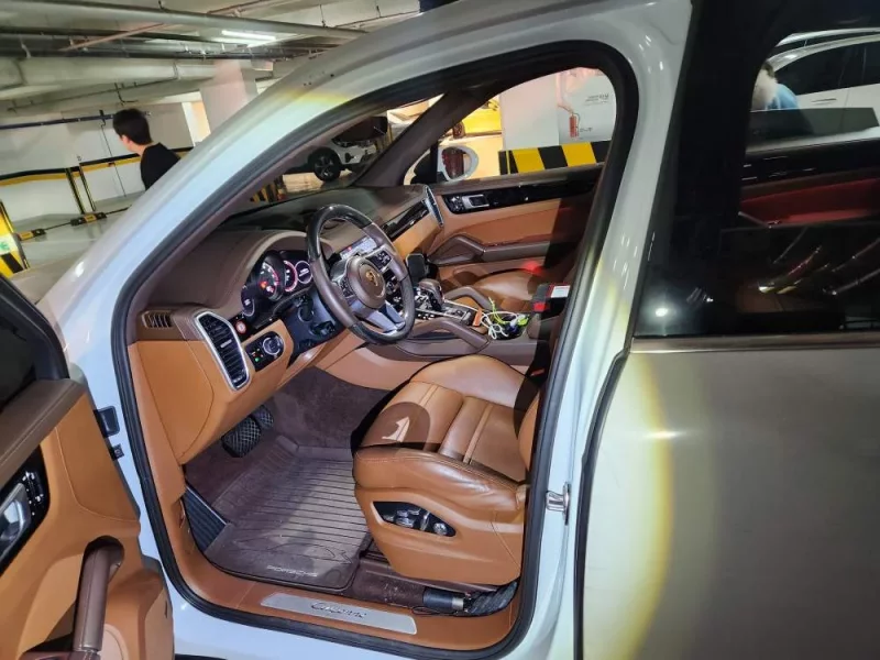 Porsche CAYENNE