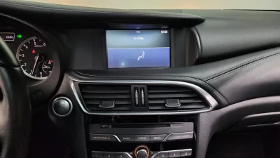 Infiniti Q30