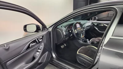 Infiniti Q30