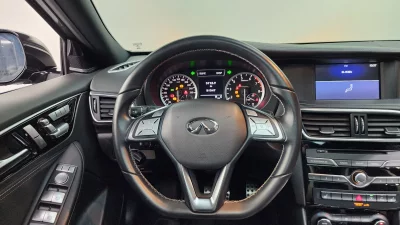 Infiniti Q30
