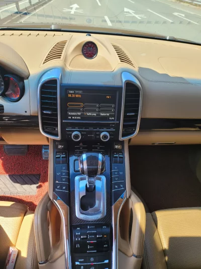 Porsche CAYENNE