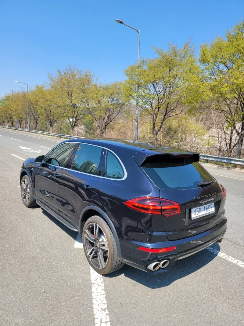 Porsche CAYENNE