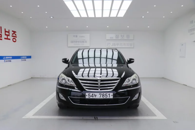 Hyundai Genesis