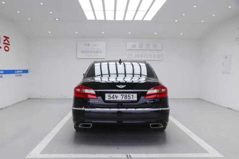 Hyundai Genesis