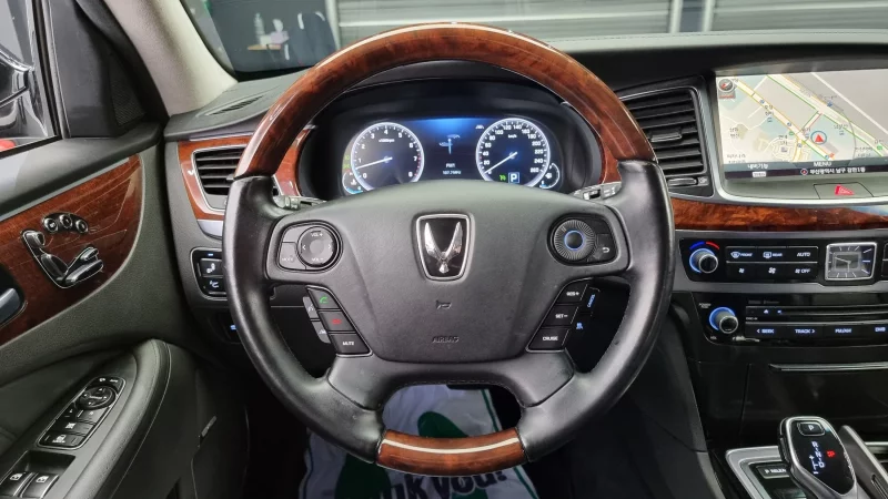 Hyundai Equus