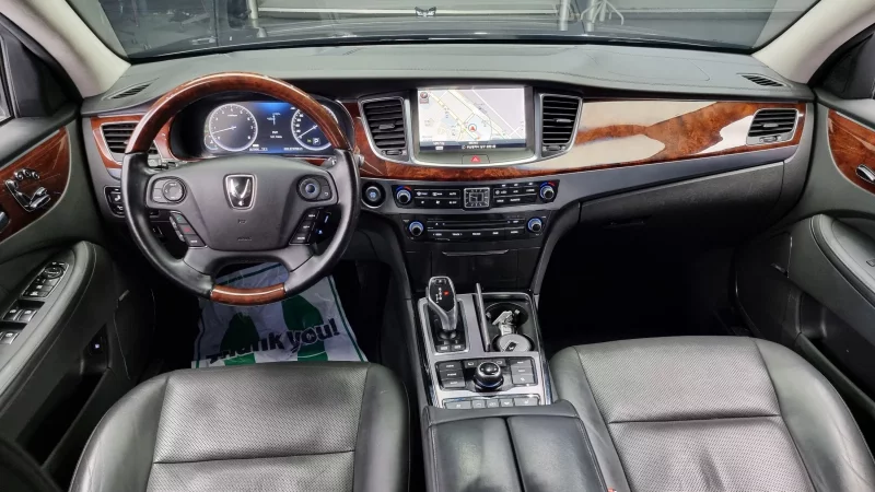 Hyundai Equus