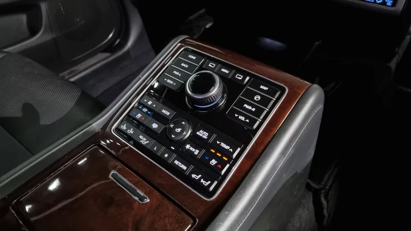 Hyundai Equus