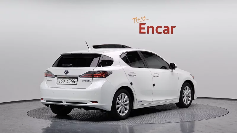 Lexus CT200h