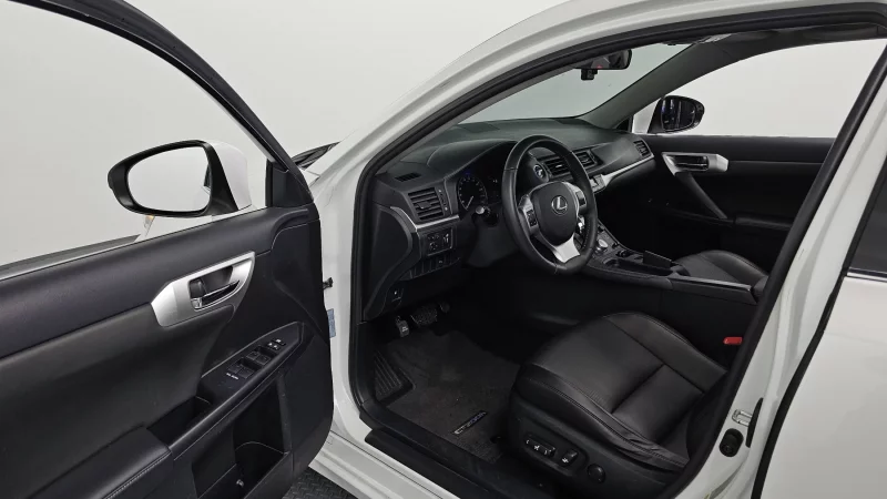 Lexus CT200h