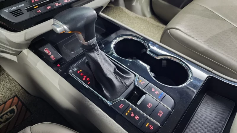 Kia Carnival