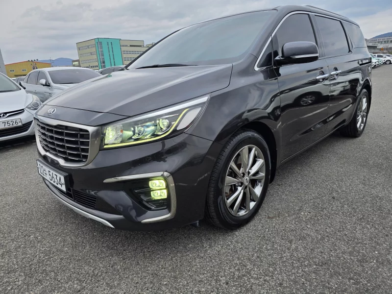Kia Carnival