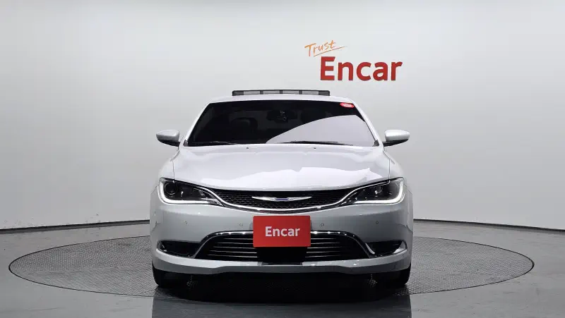 Chrysler 200