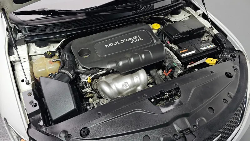 Chrysler 200