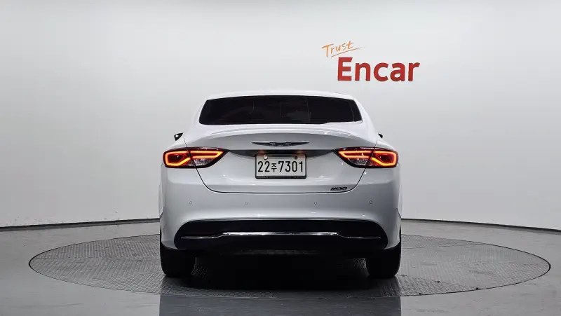 Chrysler 200