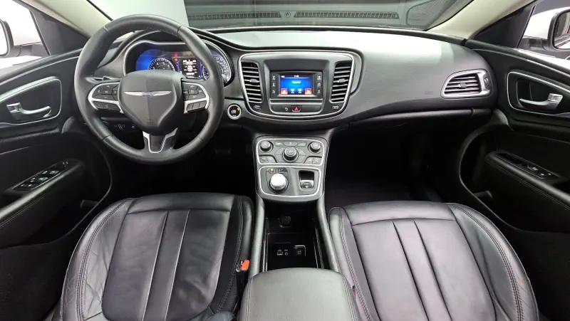 Chrysler 200