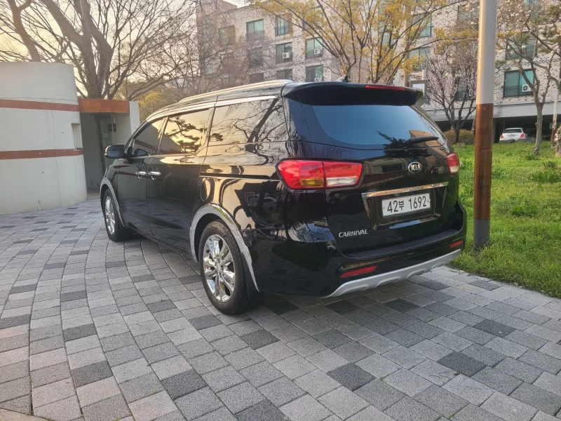 Kia Carnival