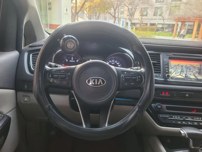 Kia Carnival