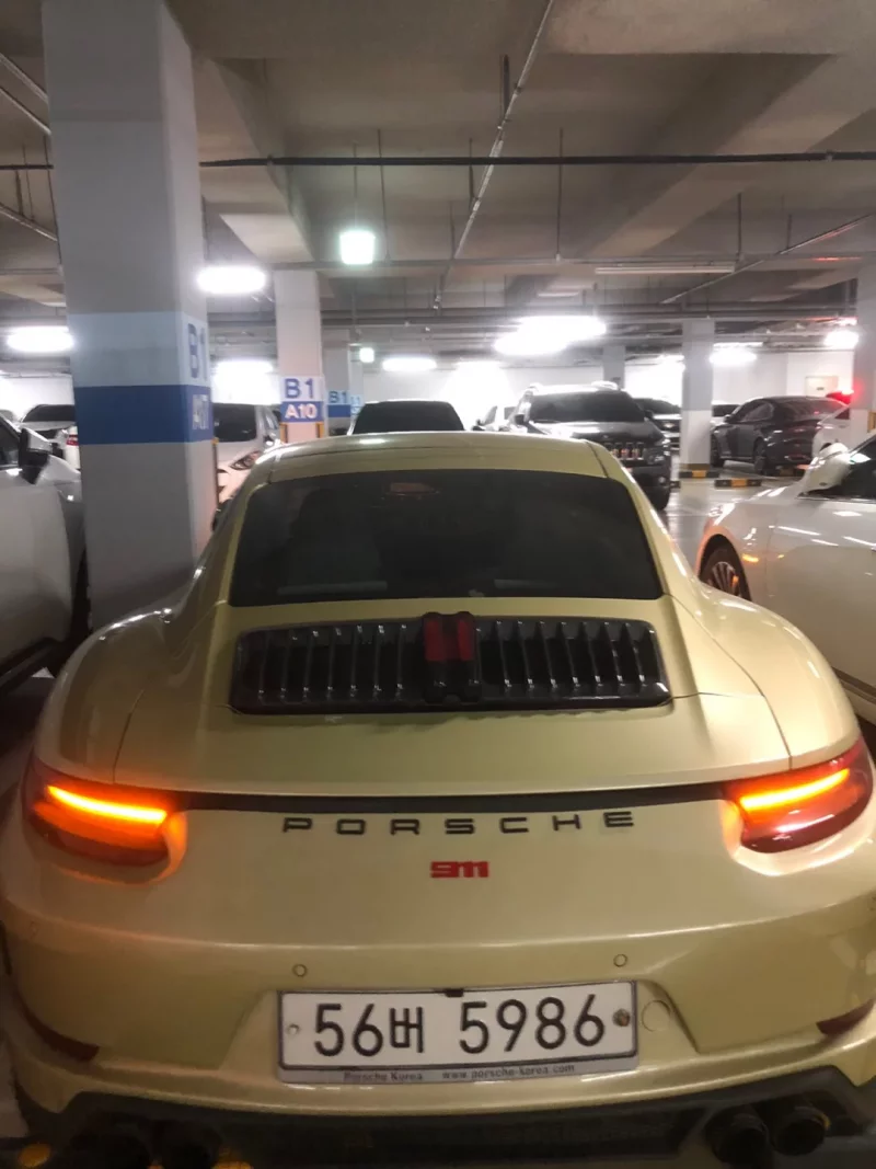 Porsche 911