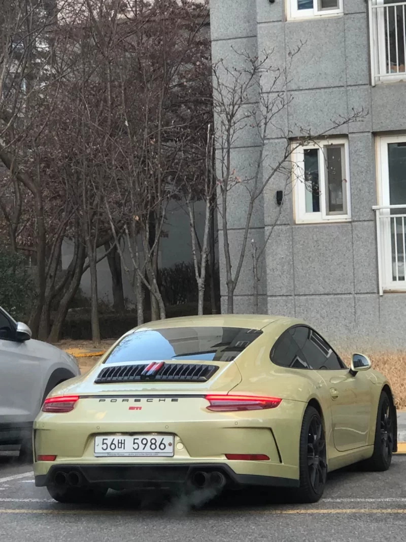 Porsche 911