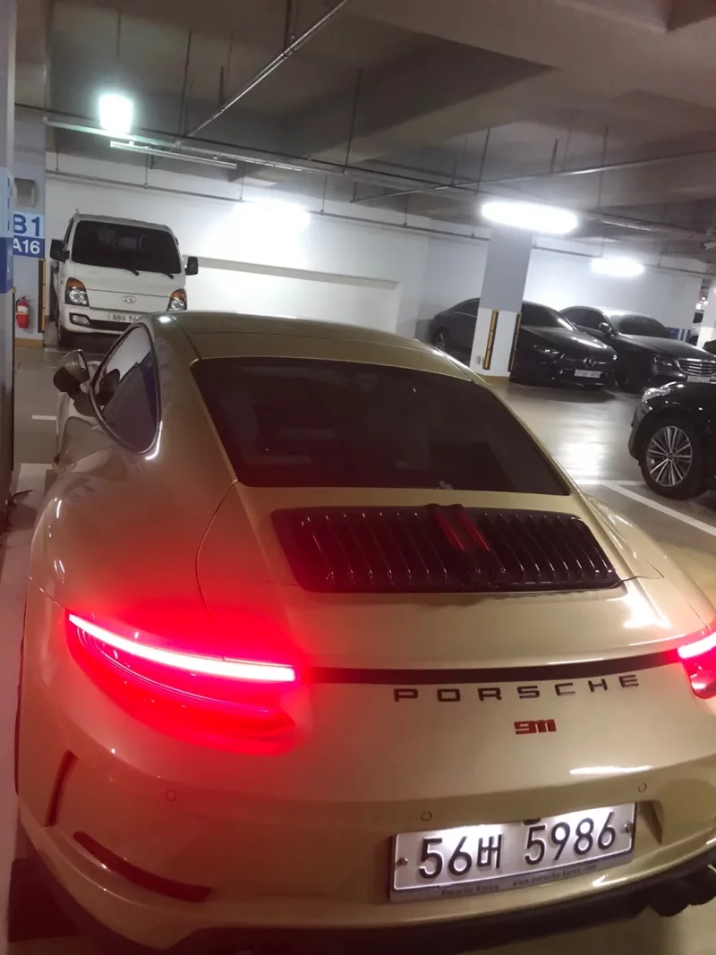 Porsche 911