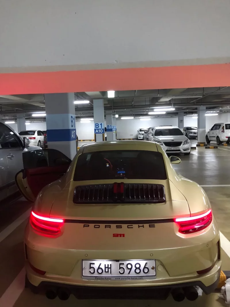 Porsche 911