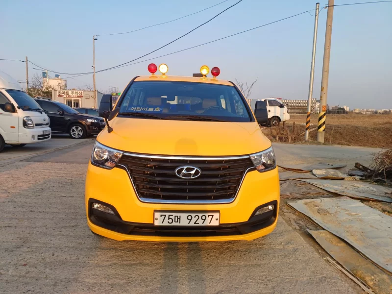 Hyundai Starex
