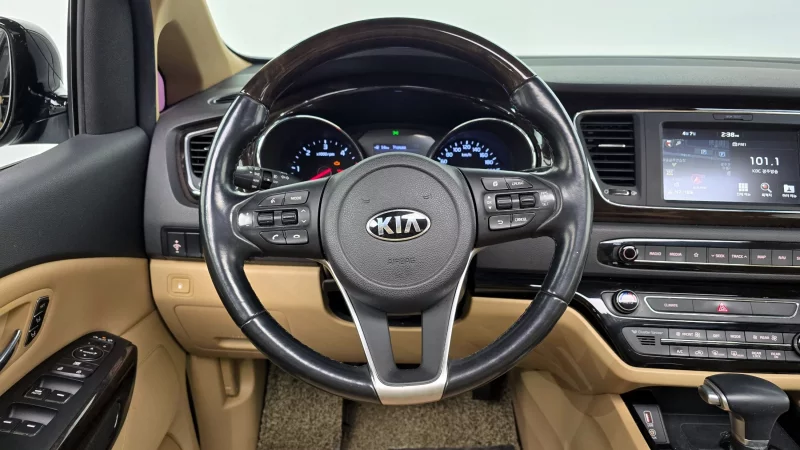 Kia Carnival