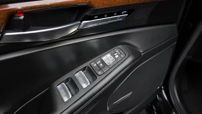 Genesis EQ900