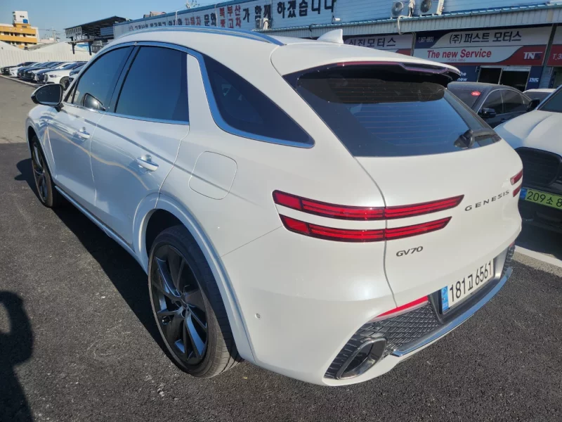 Genesis GV70