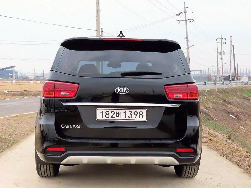 Kia Carnival