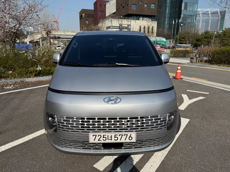 Hyundai Staria