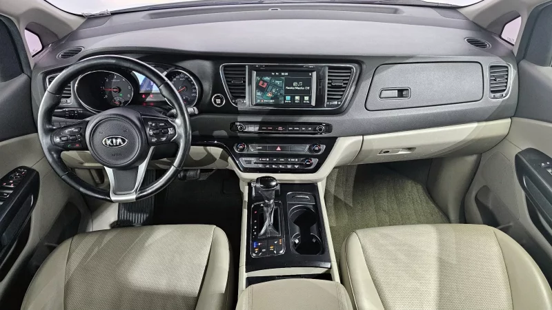 Kia Carnival