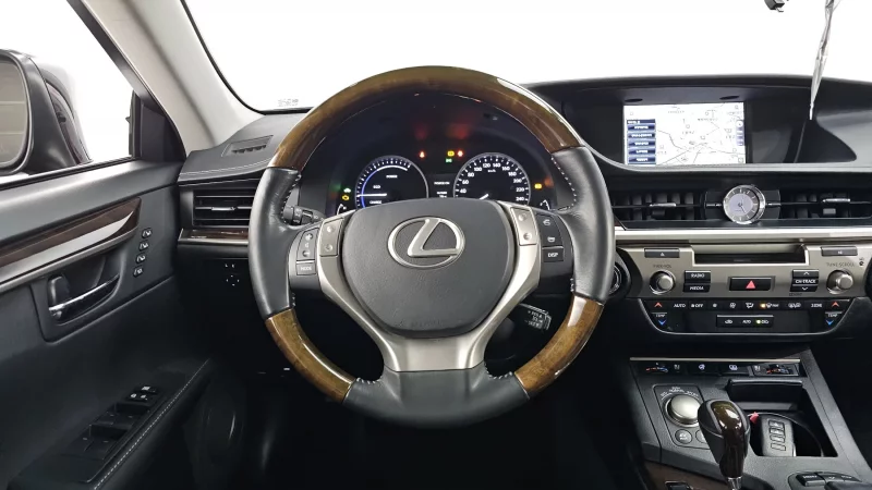 Lexus ES300h